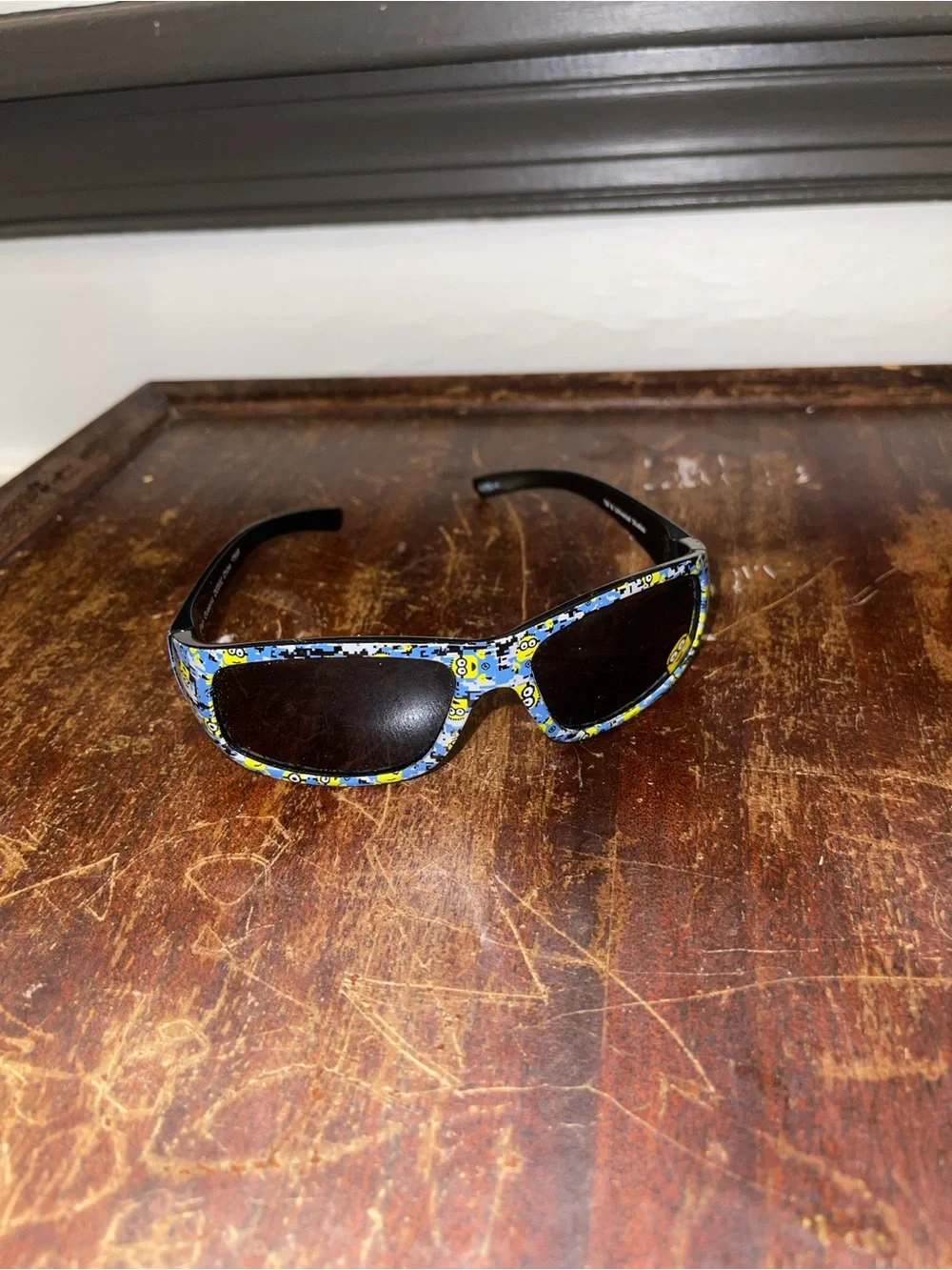 Unisex Minions Kids Novelty Blue & Yellow Patterned Sunglasses
